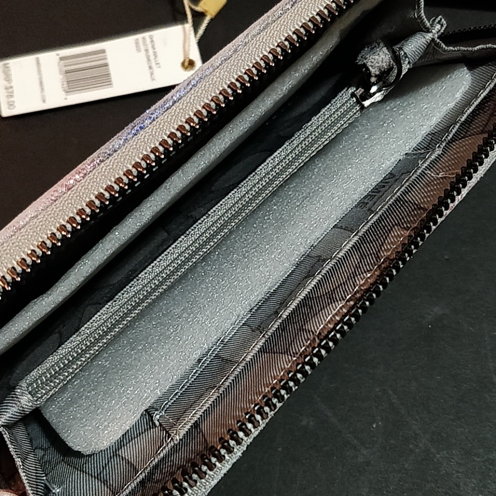 * Aimee Kestenberg
Dhena Leather Phone Wristlet - Picture 4 of 8
